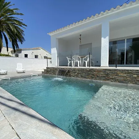 Montsia 23 - Casa Con Piscina Privada En * Roses