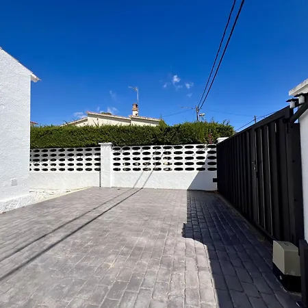 Vakantiehuis Montsia 23 - Casa Con Piscina Privada En